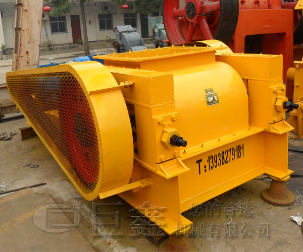雙齒輥破碎機(jī)試車現(xiàn)場 雙齒輥破碎機(jī)試車現(xiàn)場